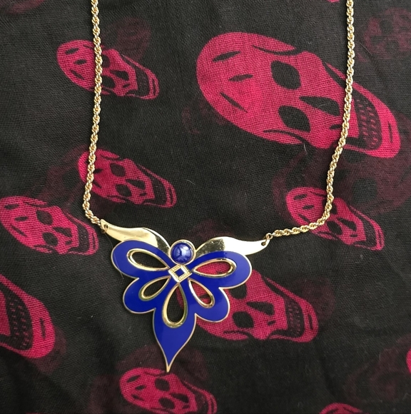 Vintage Crown and Fishenamel and gold tone necklace - Picture 5 of 6